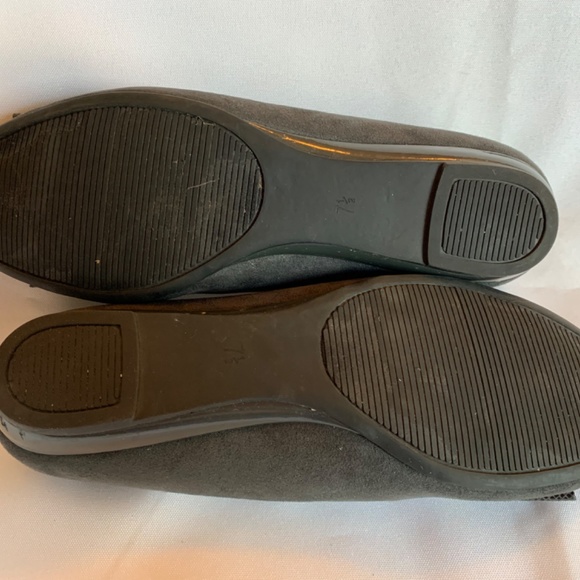 EUC. Coach and Four Black Ballet Flats with Shiny Bow! - Picture 7 of 8